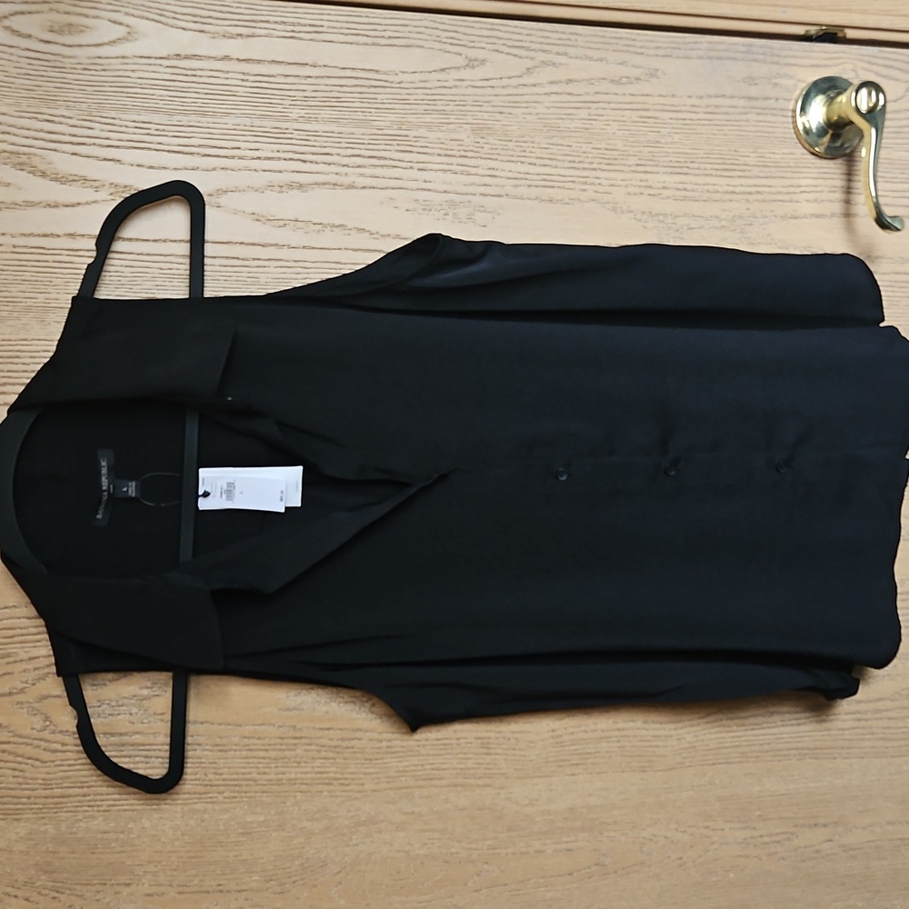 NWT Banana Republic Black Sleeveless Blouse - Picture 2 of 7